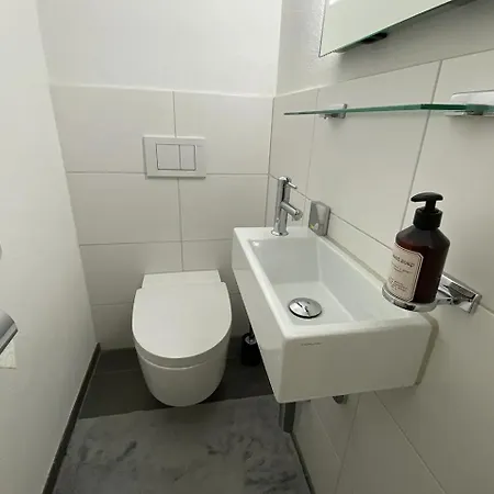 Chasa Splerin Mit Whirlpool Auf Terrasse Scuol