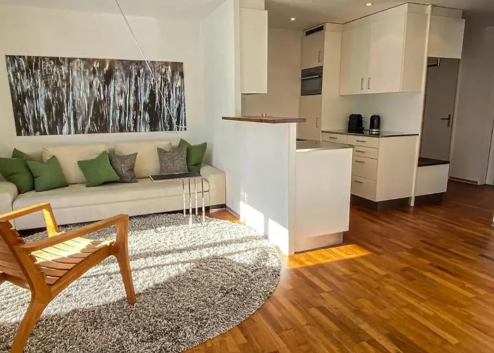 Chasa Splerin Mit Whirlpool Auf Terrasse