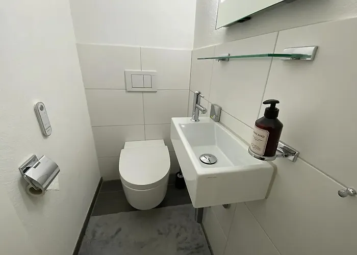 Chasa Splerin Mit Whirlpool Auf Terrasse Scuol