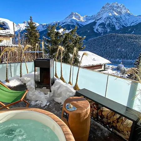 Chasa Splerin Mit Whirlpool Auf Terrasse